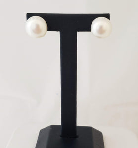 Button Fresh Water Pearl Studs